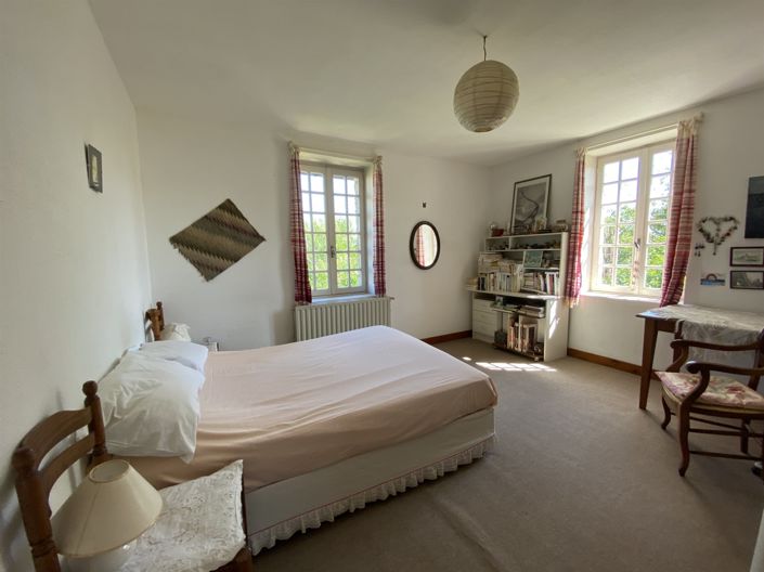 Image No.6-6 Bed House for sale