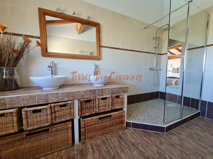 Image No.12-4 Bed House for sale