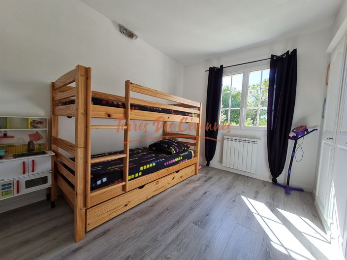 Image No.9-4 Bed House for sale