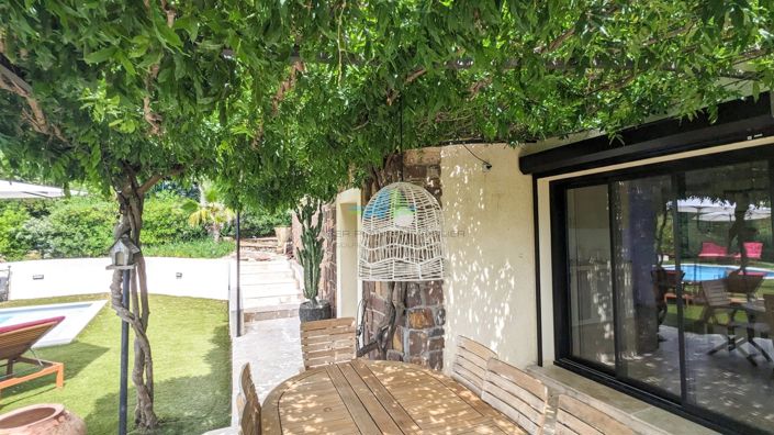 Image No.7-5 Bed House for sale