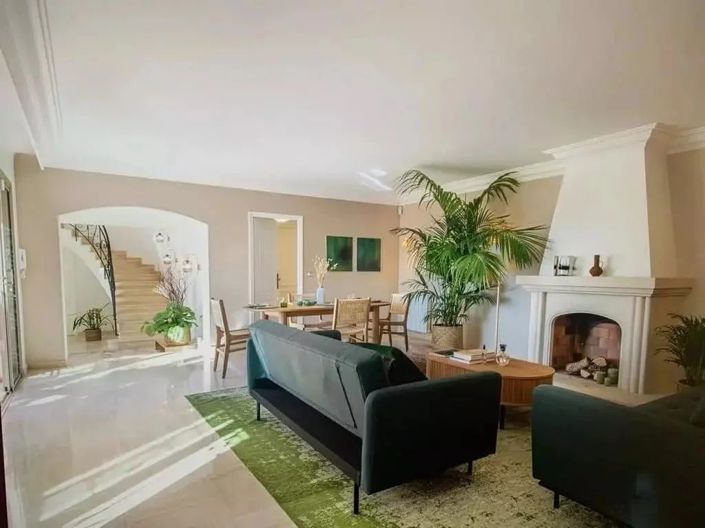 Image No.2-3 Bed House for sale