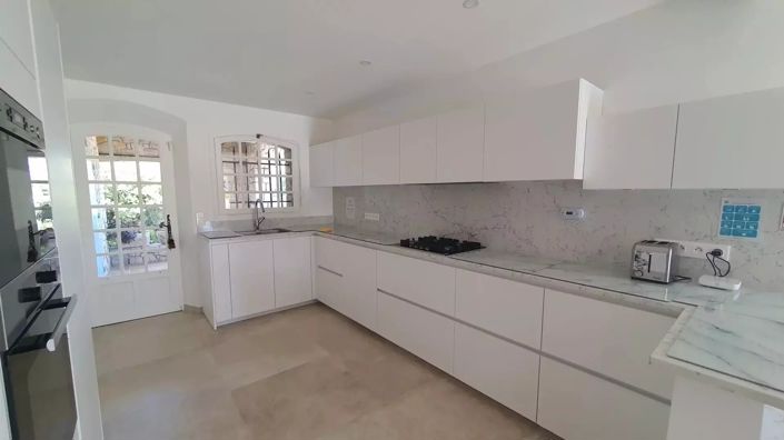 Image No.3-6 Bed House for sale