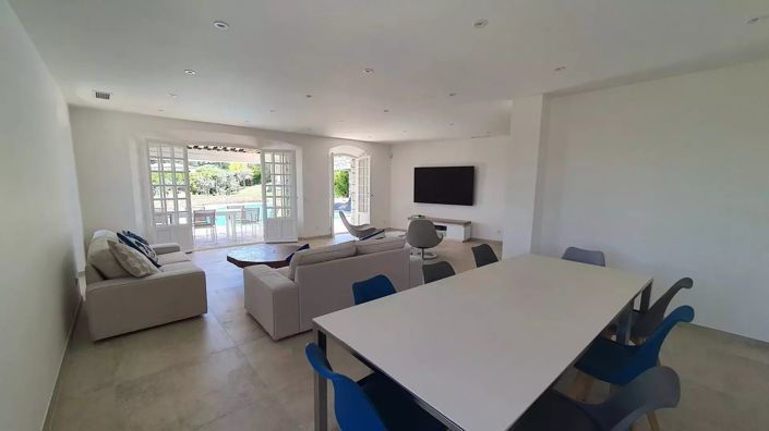 Image No.4-6 Bed House for sale