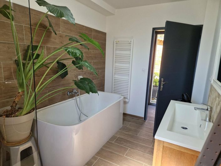 Image No.13-3 Bed House for sale