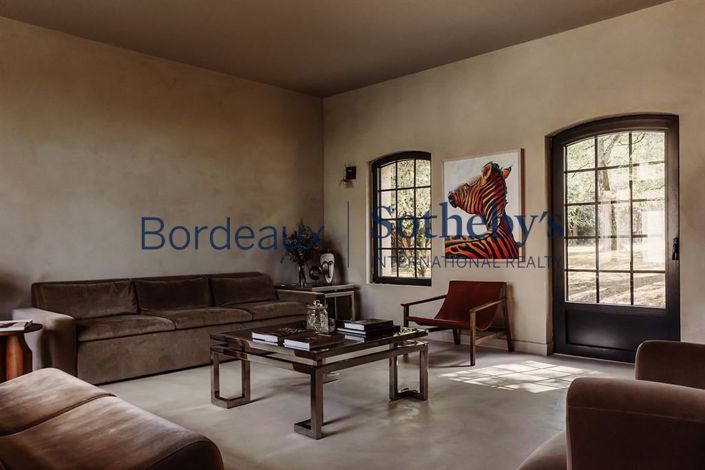 Image No.4-Propriété de 10 chambres à vendre à Bordeaux