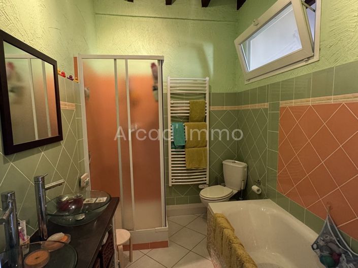 Image No.9-2 Bed House for sale