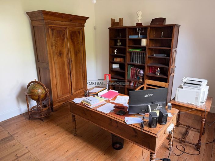 Image No.9-5 Bed House for sale
