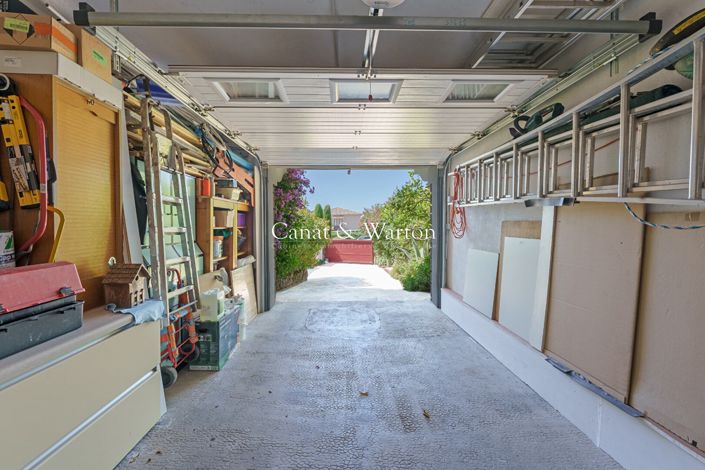 Image No.18-5 Bed House for sale