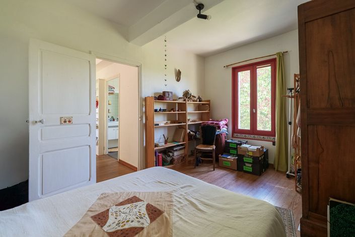 Image No.8-3 Bed House for sale
