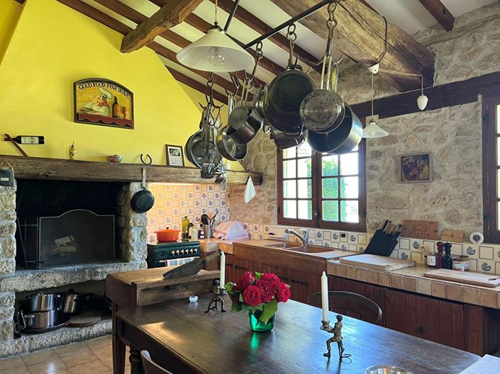 Image No.7-7 Bed House for sale