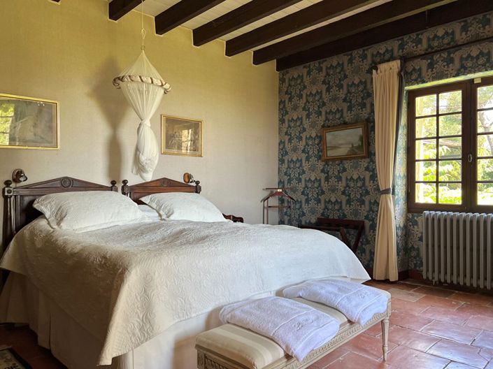 Image No.8-7 Bed House for sale