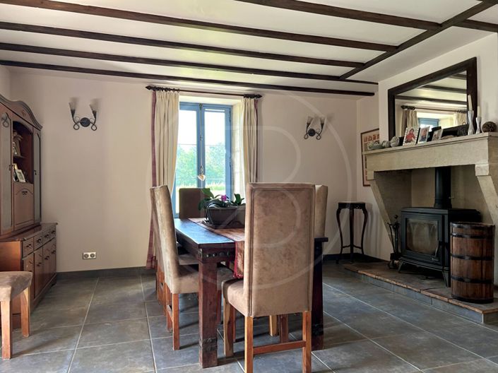 Image No.6-6 Bed House for sale