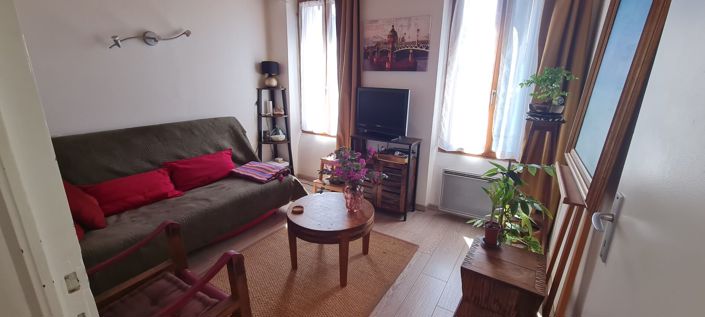 Image No.4-10 Bed House for sale