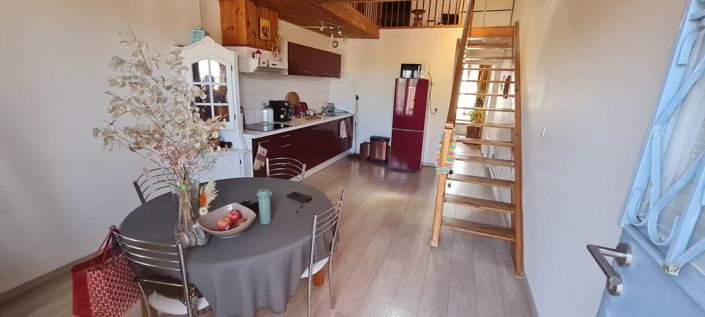 Image No.6-10 Bed House for sale