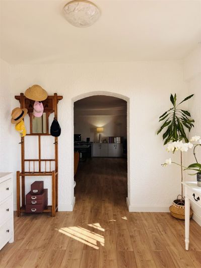 Image No.11-3 Bed Apartment for sale
