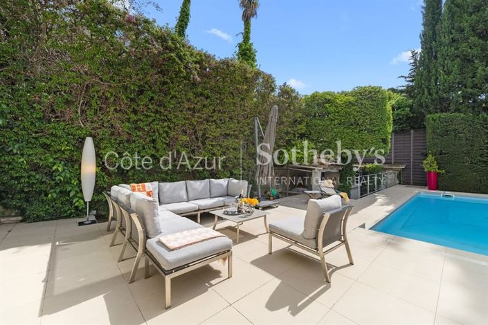 Image No.18-4 Bed Property for sale
