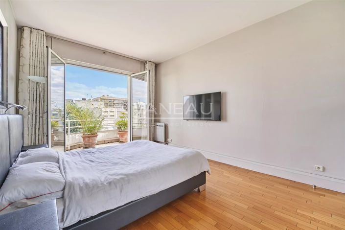 Image No.15-4 Bed Apartment for sale