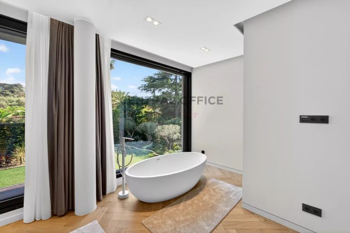 Image No.12-6 Bed House for sale