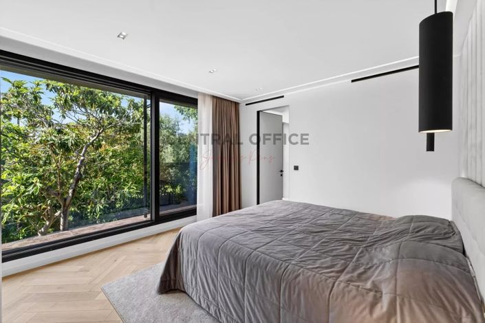 Image No.13-6 Bed House for sale