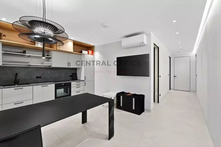 Image No.17-6 Bed House for sale