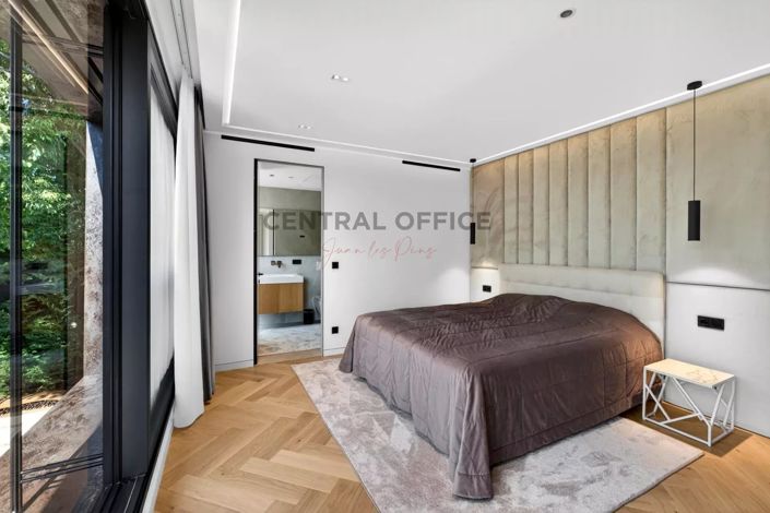 Image No.22-6 Bed House for sale