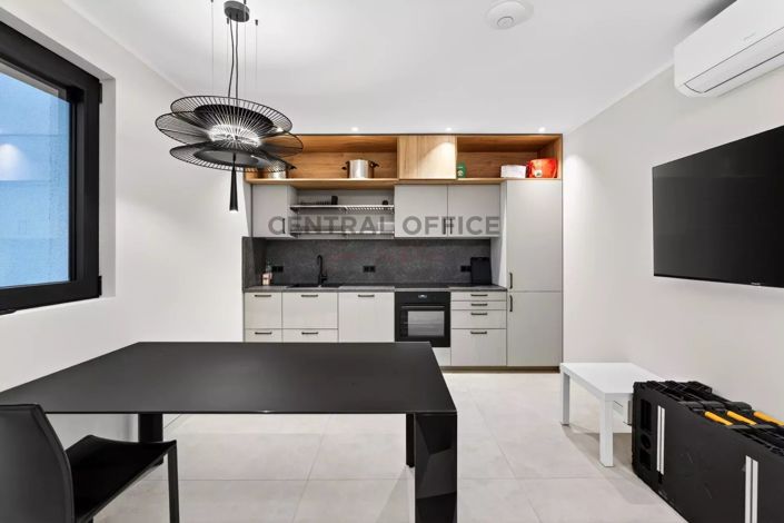 Image No.27-6 Bed House for sale