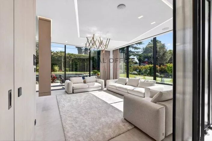 Image No.6-6 Bed House for sale