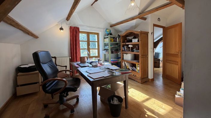 Image No.7-5 Bed House for sale