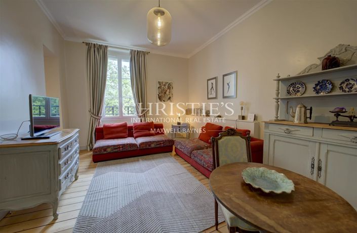 Image No.25-9 Bed Property for sale