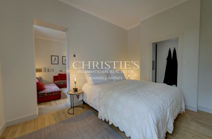 Image No.26-9 Bed Property for sale