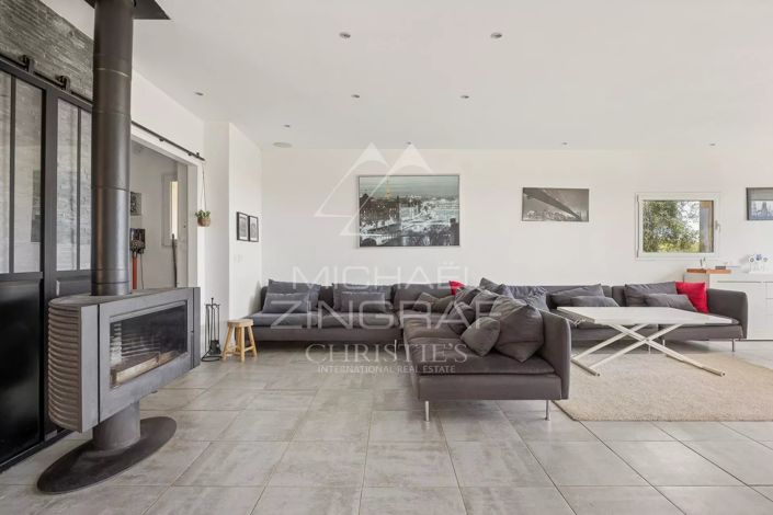 Image No.5-5 Bed House for sale