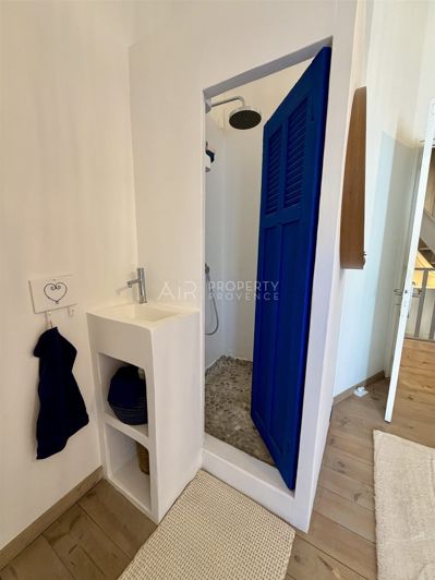Image No.18-3 Bed House for sale