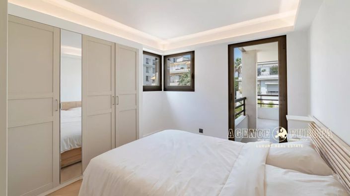 Image No.8-3 Bed Apartment for sale