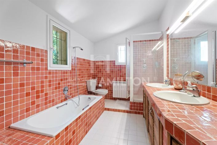 Image No.12-4 Bed House for sale