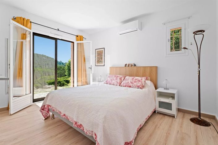 Image No.9-4 Bed House for sale