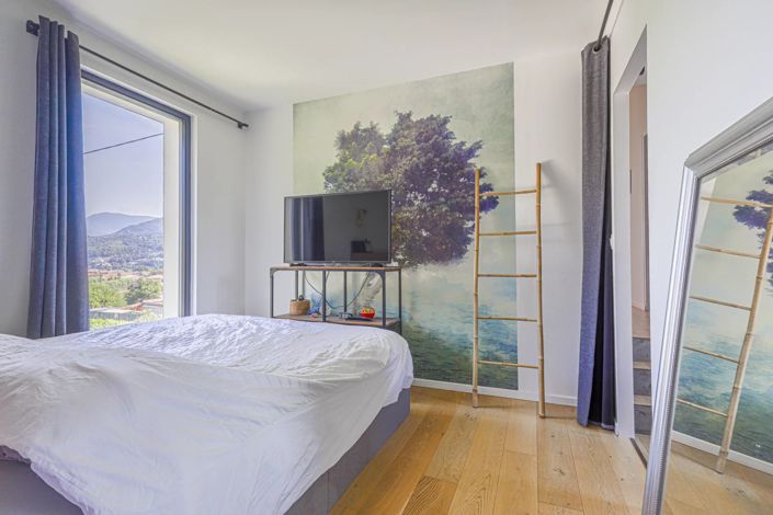 Image No.7-3 Bed House for sale
