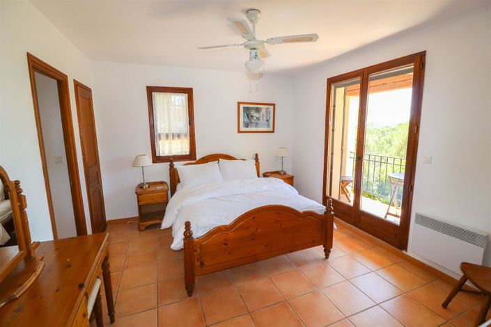 Image No.15-4 Bed House for sale