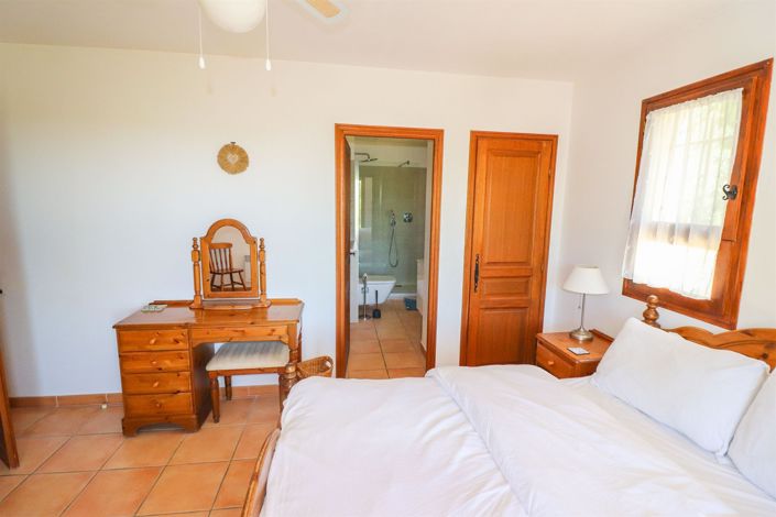 Image No.16-4 Bed House for sale