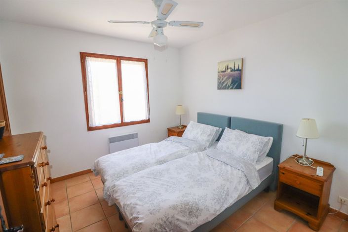 Image No.18-4 Bed House for sale