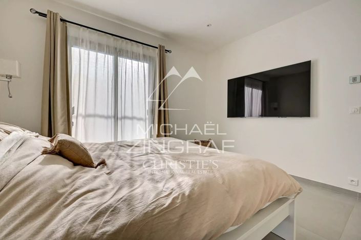 Image No.12-4 Bed House for sale