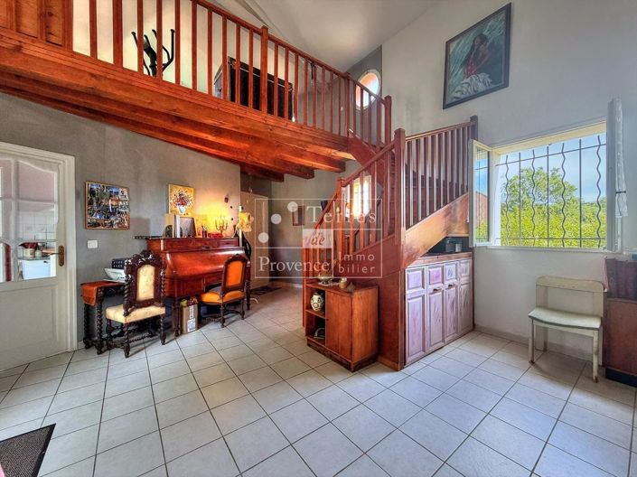 Image No.8-4 Bed House for sale