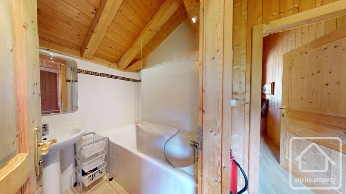 Image No.18-5 Bed Property for sale