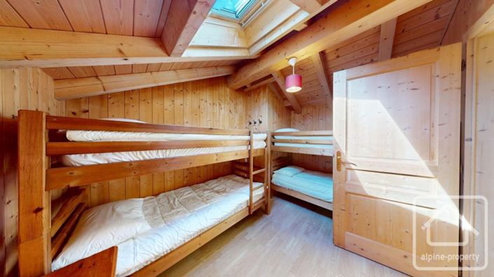 Image No.19-5 Bed Property for sale