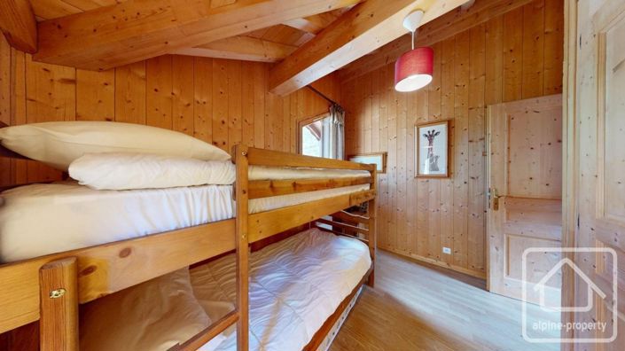 Image No.20-5 Bed Property for sale