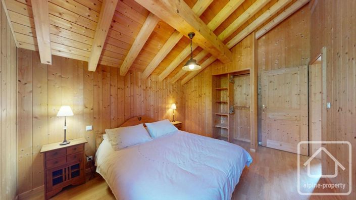 Image No.22-5 Bed Property for sale