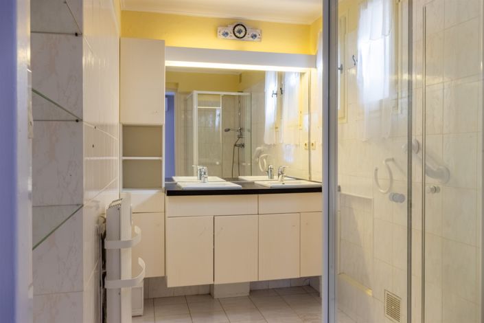 Image No.11-3 Bed House for sale