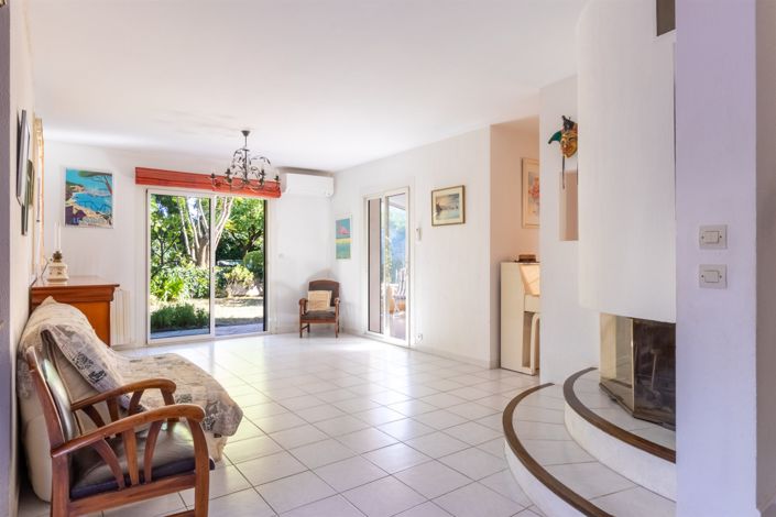 Image No.3-3 Bed House for sale