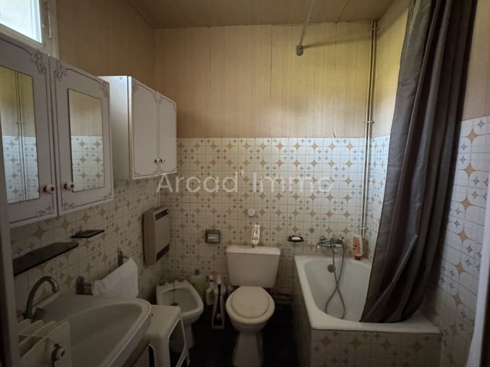 Image No.8-4 Bed House for sale