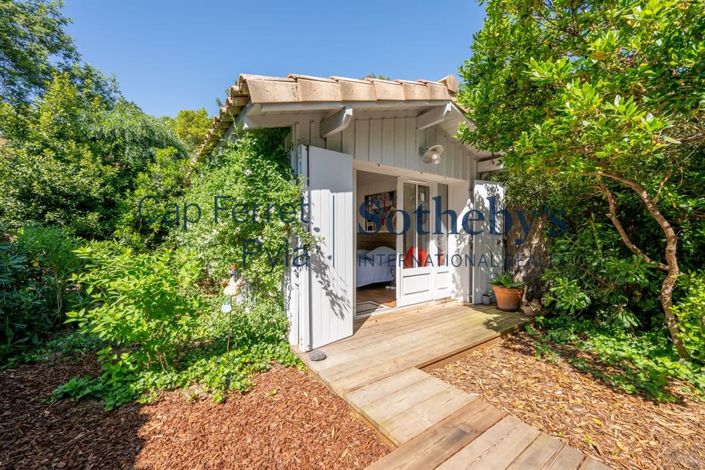Image No.12-5 Bed House for sale