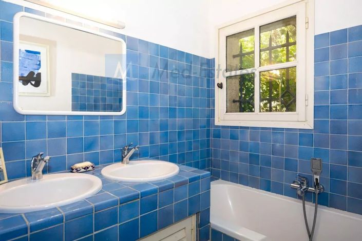 Image No.17-6 Bed House for sale
